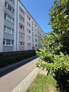 Foto - Wohnung zum Kaufen in Neukieritzsch 49.800,00 € 48 m²