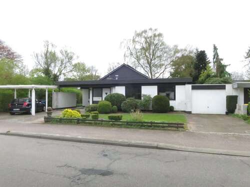 Foto - Haus zum Mieten in Neumünster 1.575,00 € 210 m²
