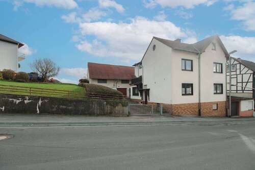 Foto - Haus zum Kaufen in Grävenwiesbach 349.000,00 € 176.2 m²