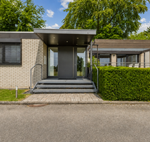 Wohnung zum Kaufen in Düsseldorf- Himmelgeist 970.000,00 € 189 m²