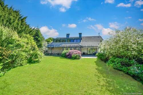 Foto - Haus zum Kaufen in Essen-Burgaltendorf 995.000,00 € 400 m²