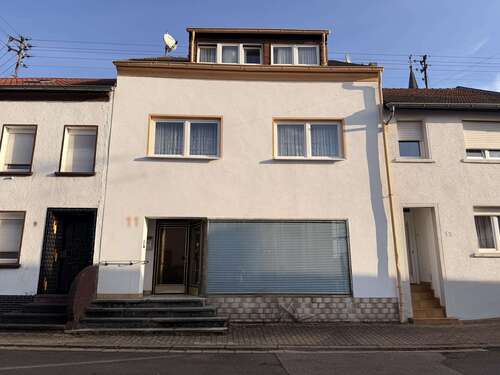 Foto - Haus zum Kaufen in Beckingen 74.800,00 € 141 m²