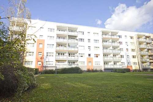 Foto - Wohnung zum Mieten in Halle (Saale) 328,00 € 50.48 m²
