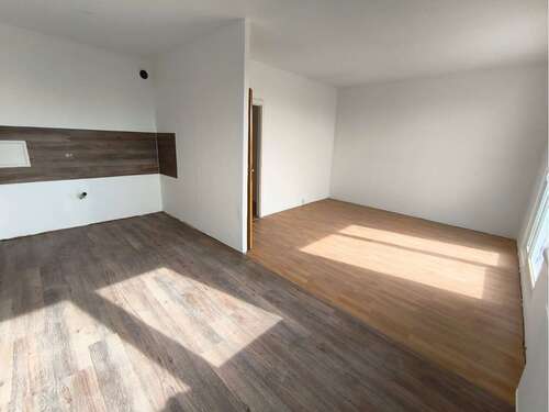 Foto - Wohnung zum Mieten in Halle 342,00 € 56.02 m²