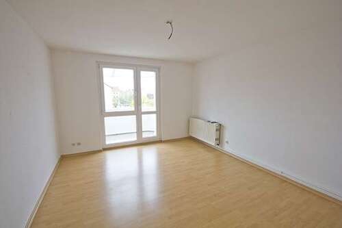 Foto - Wohnung zum Mieten in Halle (Saale) 409,00 € 58.39 m²