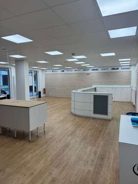 Foto - Einzelhandel in Freiburg 2.400,00 € 174 m²