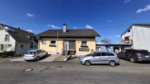 Foto - Haus zum Kaufen in Lautzenbrücken 269.000,00 € 270 m²