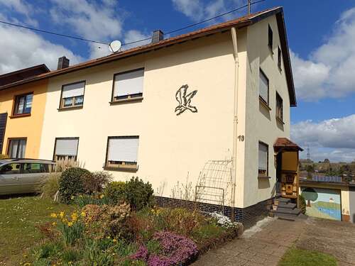 Foto - Haus zum Kaufen in Wemmetsweiler 259.000,00 € 183 m²