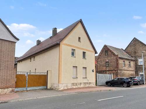 Foto - Haus zum Kaufen in Braunsbedra 169.900,00 € 163 m²