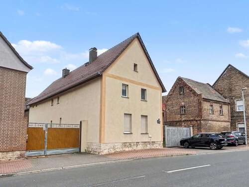 Foto - Haus zum Kaufen in Braunsbedra 155.000,00 € 163 m²