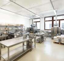 Halle in Berlin 900,00 € 50 m² - 900,00 EUR Kaltmiete, ca.  50,00 m² in Berlin (PLZ: 14167)