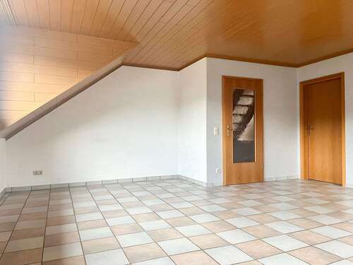 Foto - Wohnung zum Mieten in Scheuerfeld 590,00 € 104 m²