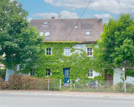 Foto - Haus zum Kaufen in Neuhof a d Zenn 251.000,00 € 195 m²