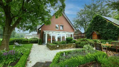 Foto - Haus zum Kaufen in Hövelhof 530.000,00 € 242 m²