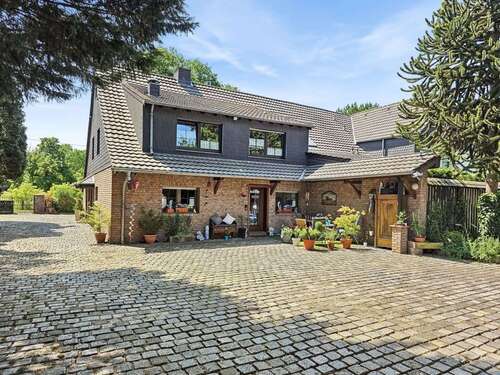 Foto - Haus zum Kaufen in Moers 629.000,00 € 223 m²