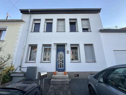 Foto - Haus zum Kaufen in Schwalbach 195.000,00 € 125 m²