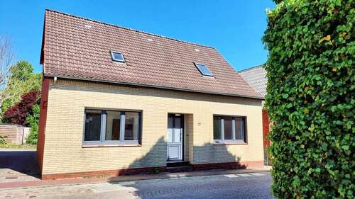Foto - Haus zum Kaufen in Meldorf 175.000,00 € 136 m²