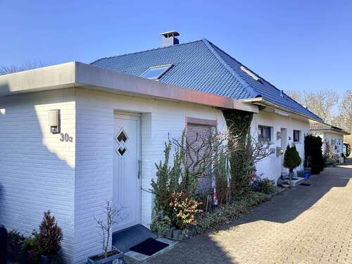 Foto - Haus zum Kaufen in Cuxhaven 295.000,00 € 202 m²