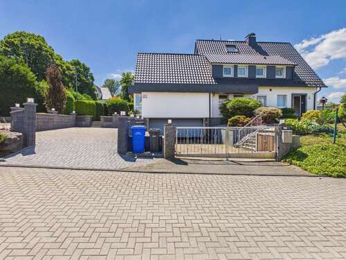 Foto - Haus zum Kaufen in Wermelskirchen 849.000,00 € 172 m²
