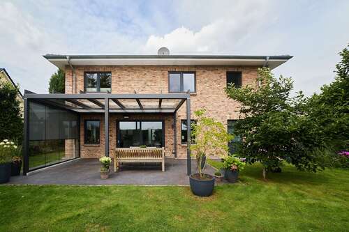 Foto - Haus zum Kaufen in Moorrege 749.000,00 € 185 m²