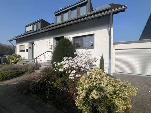 Foto - Haus zum Mieten in Korschenbroich 1.920,00 € 140 m²