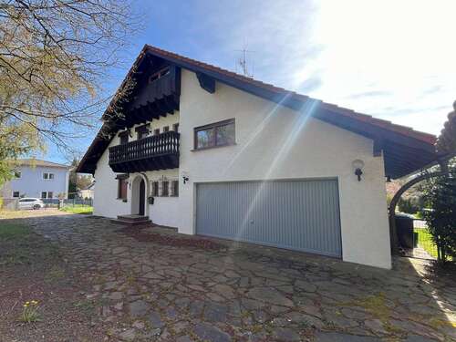 Foto - Haus zum Kaufen in Homburg 615.000,00 € 280 m²