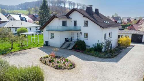 Foto - Haus zum Kaufen in Bad Driburg Neuenheerse 369.000,00 € 332.93 m²