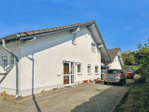 Foto - Haus zum Kaufen in Nauroth 330.000,00 € 360 m²