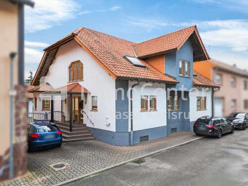 Foto - Haus zum Kaufen in Oberhausen-Rheinhausen Oberhausen 599.000,00 € 223.16 m²