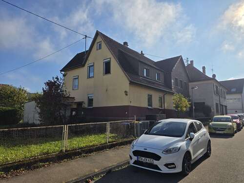 Foto - Haus zum Kaufen in Frickenhausen 450.000,00 € 200 m²