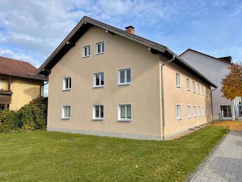 Foto - Wohnung zum Mieten in Traunreut 780,00 € 73.58 m²