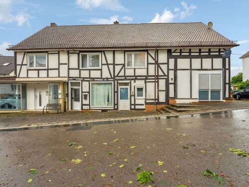 Foto - Haus zum Kaufen in Bad Emstal 170.000,00 € 245 m²