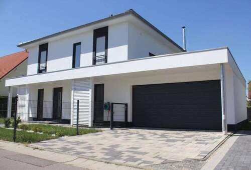 Foto - Haus zum Kaufen in Borna 368.589,00 € 140 m²