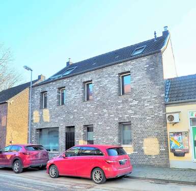 Foto - Haus zum Kaufen in Bedburg 385.000,00 € 243 m²