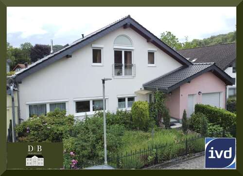 Foto - Haus zum Kaufen in Lohmar Donrath 589.000,00 € 208 m²