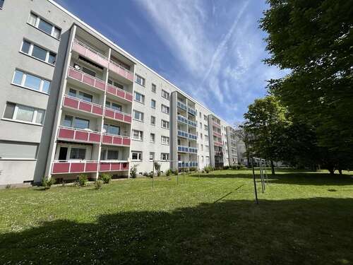 Foto - Wohnung zum Mieten in Halle (Saale) 315,00 € 50.89 m²