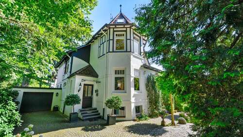 Foto - Haus zum Kaufen in Hamburg - Rahlstedt 1.350.000,00 € 248.27 m²
