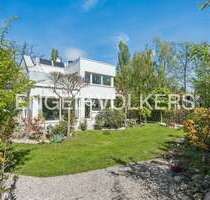 Haus zum Kaufen in Berlin-Zehlendorf 2.500.000,00 € 300 m²
