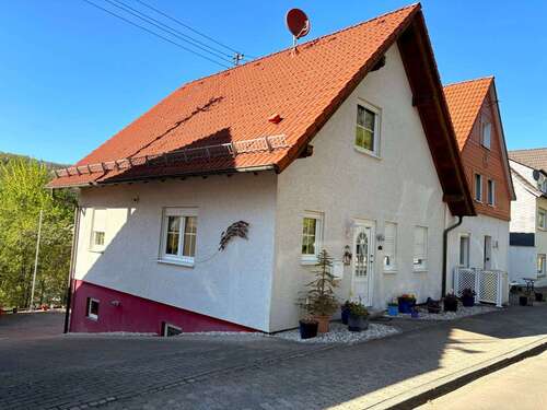 Foto - Haus zum Kaufen in Netphen 249.000,00 € 109.48 m²