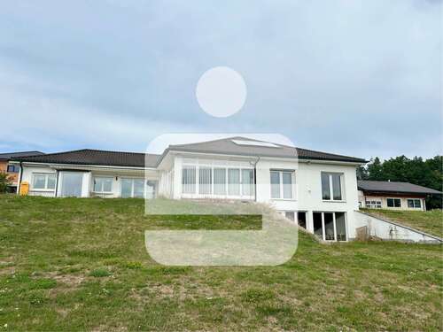 Foto - Haus zum Kaufen in Wachenroth 740.000,00 € 466 m²