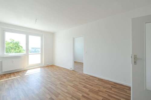 Foto - Wohnung zum Mieten in Halle 423,00 € 70.38 m²