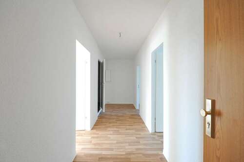 Foto - Wohnung zum Mieten in Halle 480,00 € 70.38 m²