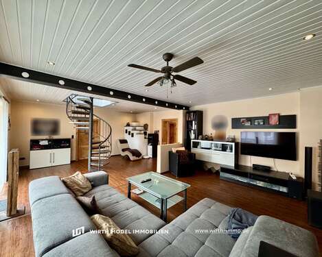 Foto - Haus zum Kaufen in Maßbach Poppenlauer 330.000,00 € 288 m²