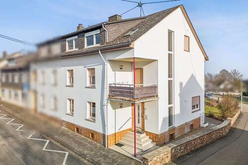 Foto - Haus zum Kaufen in Charlottenberg 145.000,00 € 208.95 m²