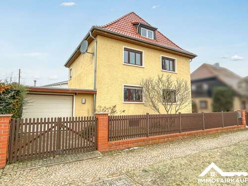 Foto - Haus zum Kaufen in Magdeburg 219.000,00 € 178.31 m²