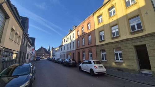 Foto - Haus zum Kaufen in Köln Flittard 380.000,00 € 334 m²