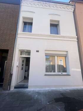 Foto - Haus zum Kaufen in Mönchenglacdbach 295.000,00 € 151 m²