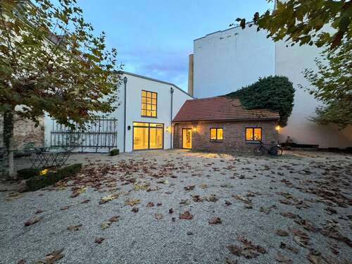 Foto - Halle in Potsdam 2.715,00 € 135.75 m²