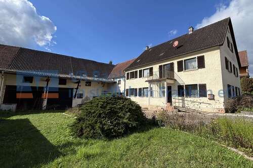 Foto - Haus zum Kaufen in Wassertrüdingen 185.000,00 € 214 m²