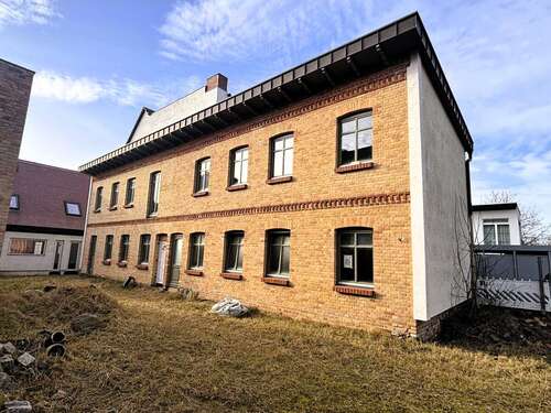 Foto - Haus zum Kaufen in Neustrelitz 400.000,00 € 424 m²